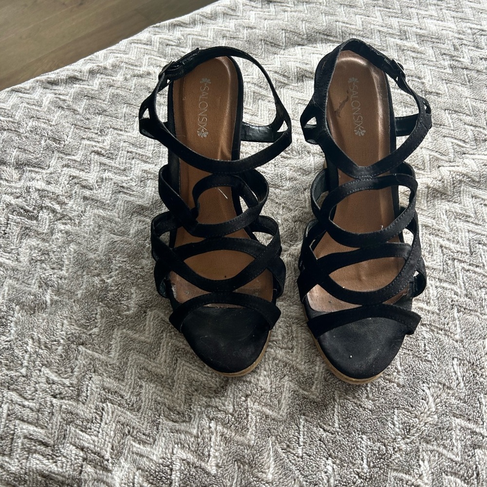 Salon six size 10 black wedge sandals